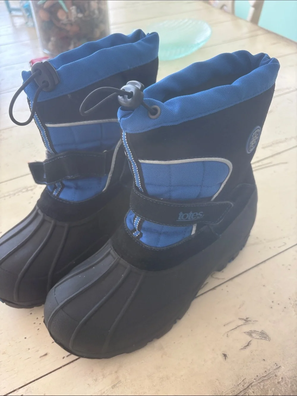 totes Kids' Black and Blue Insulated Snow Boots